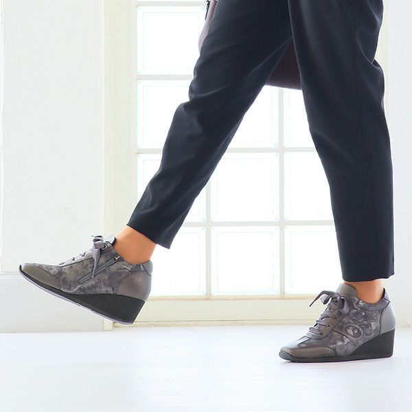 スクエアトウ軽量ウェッジスニーカー | 【Beaufort】ビューフォート